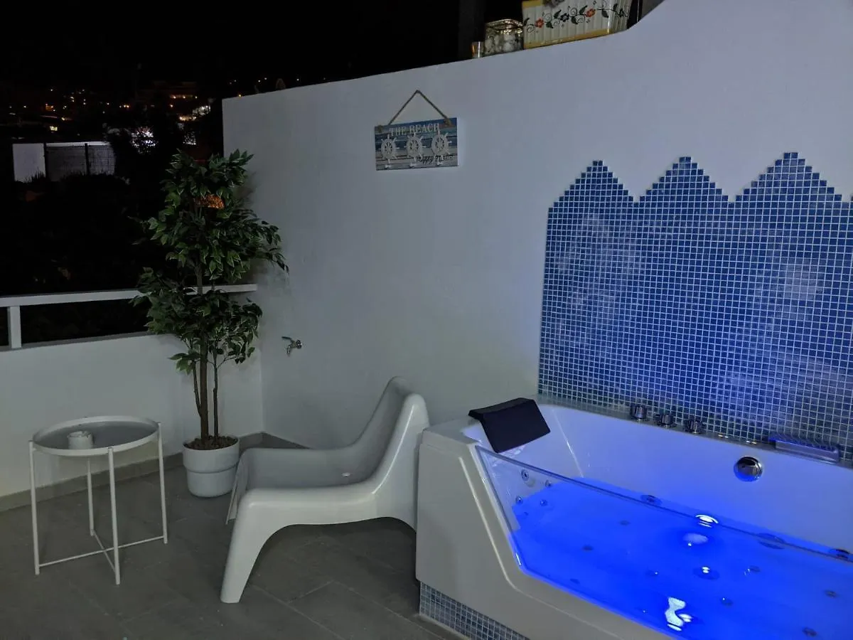 Jacuzzi Suite, Sueno De Pakito Адехе 0*,